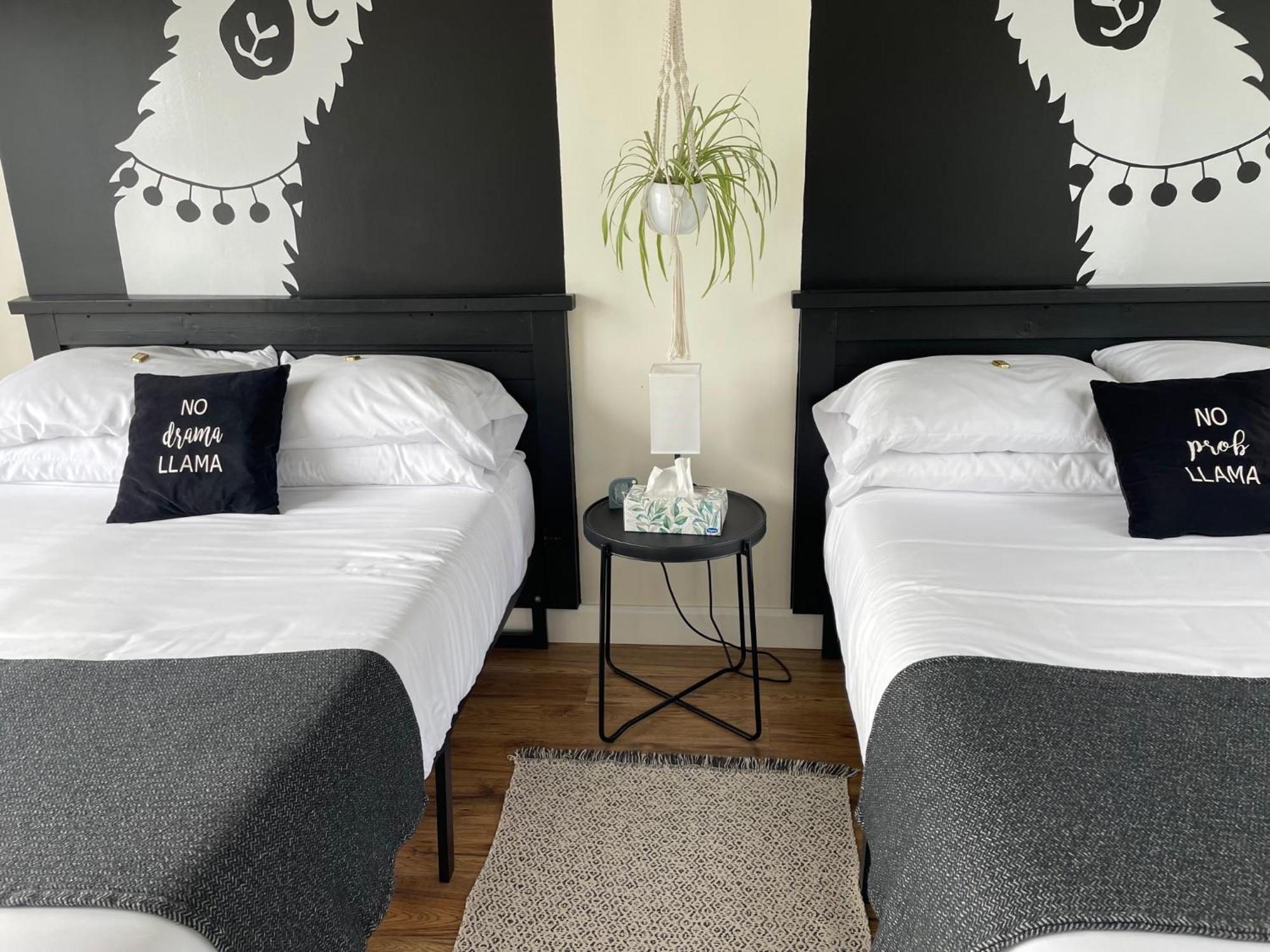The Marmalade Motel Port Dufferin 외부 사진
